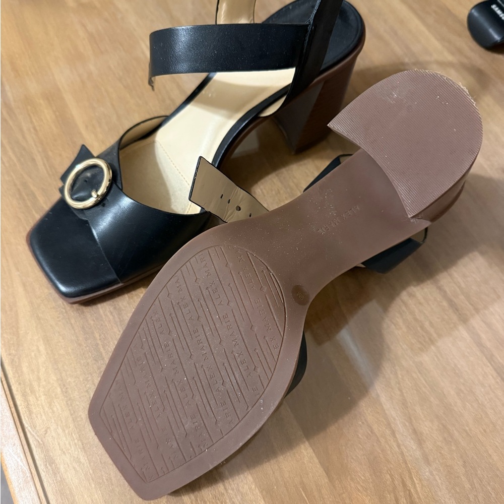 NWOT Alex Marie Black Leather Block Heels with Gold Buckles - Picture 2 of 3